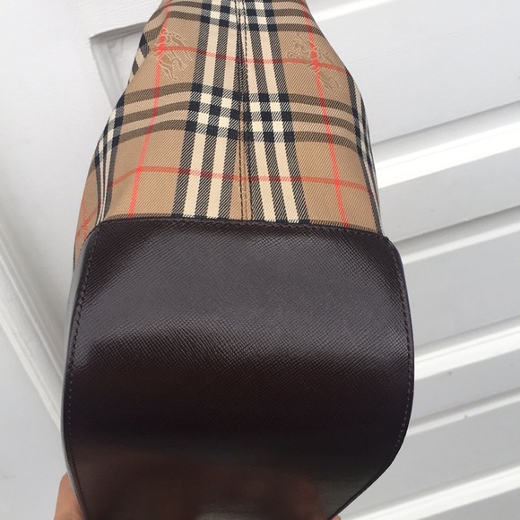 Authentic Burberry Shoulderbag - Picture 9 of 11